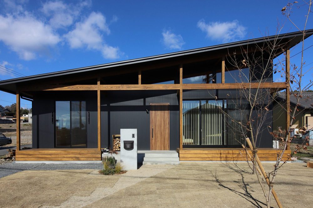 薪ストーブがある片流れ屋根の平屋 三重県の注文住宅の平屋はハウスクラフト