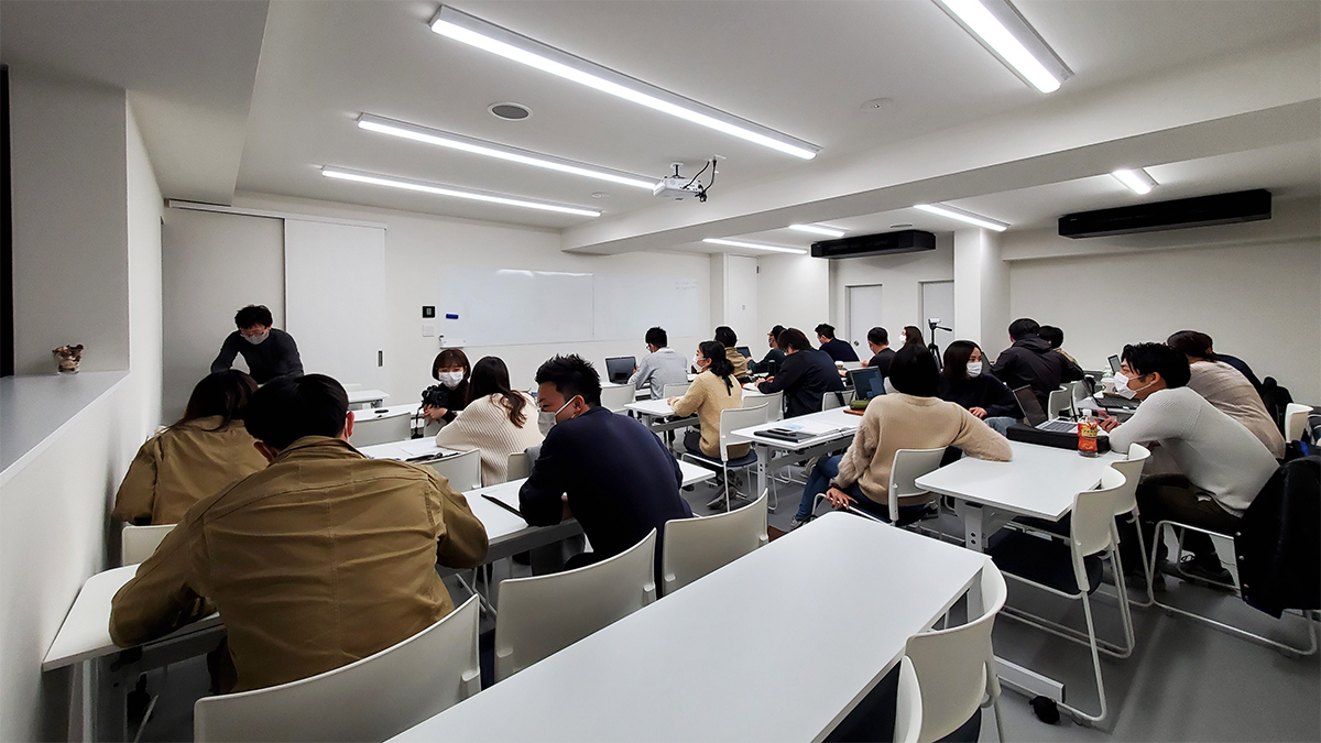 社内勉強会｜“人間力”を鍛えています