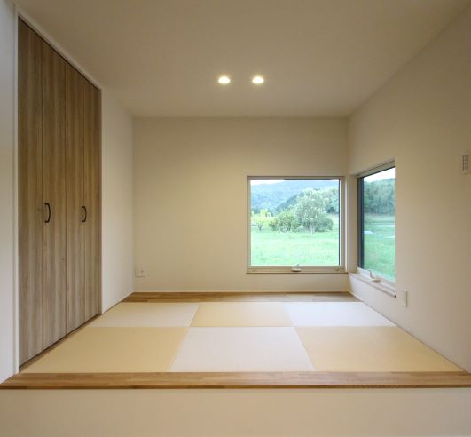 白茶色の琉球畳 ハウスクラフト施工事例