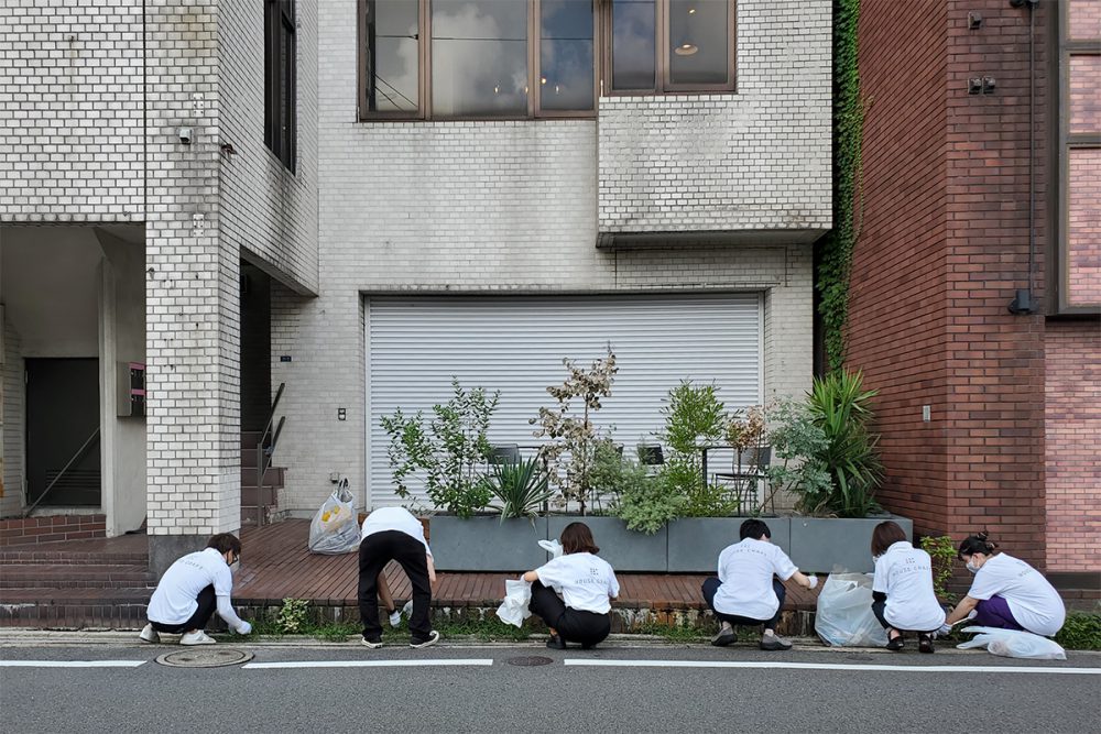 四日市市で行われたハウスクラフト株式会社の清掃活動の様子