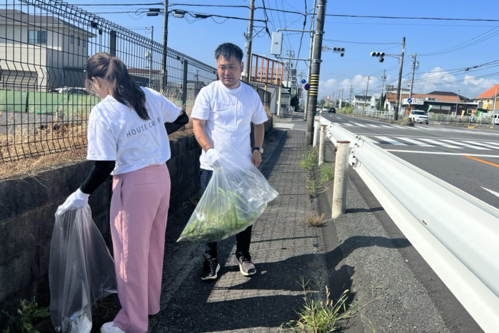 鈴鹿市で行われたハウスクラフト株式会社の清掃活動の様子