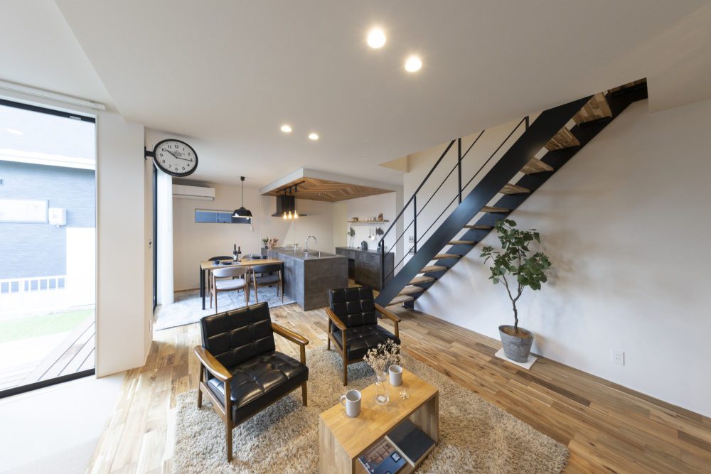三重県で注文住宅を建てるハウスクラフト「リビング階段」