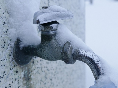 積雪・寒波の前に知っておきたい蛇口の凍結対策 蛇口をあらかじめ寒冷地仕様の水抜き機能付きにすることも