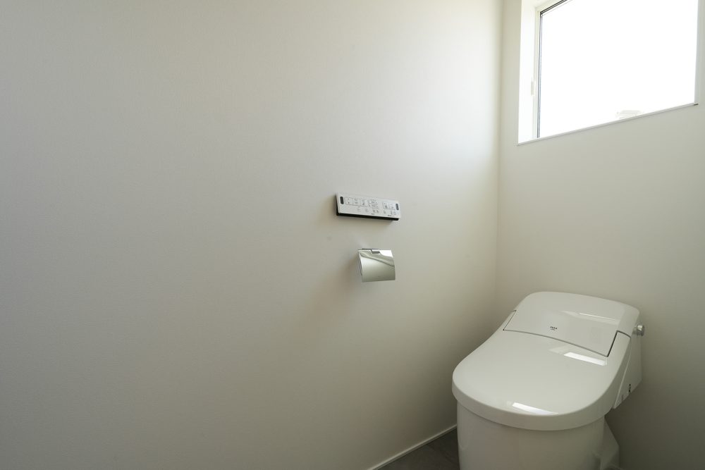 津市久居新町の新規分譲住宅の内観トイレ
