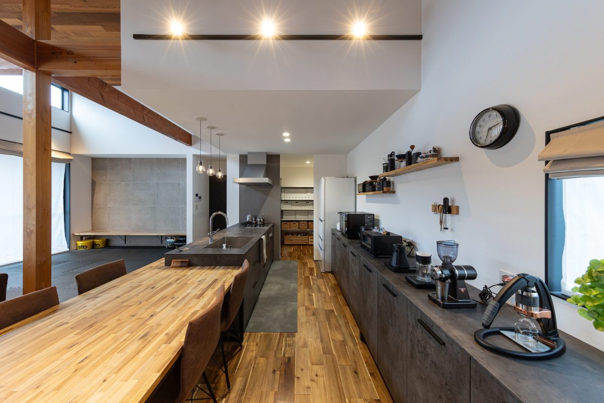 グレーのキッチン