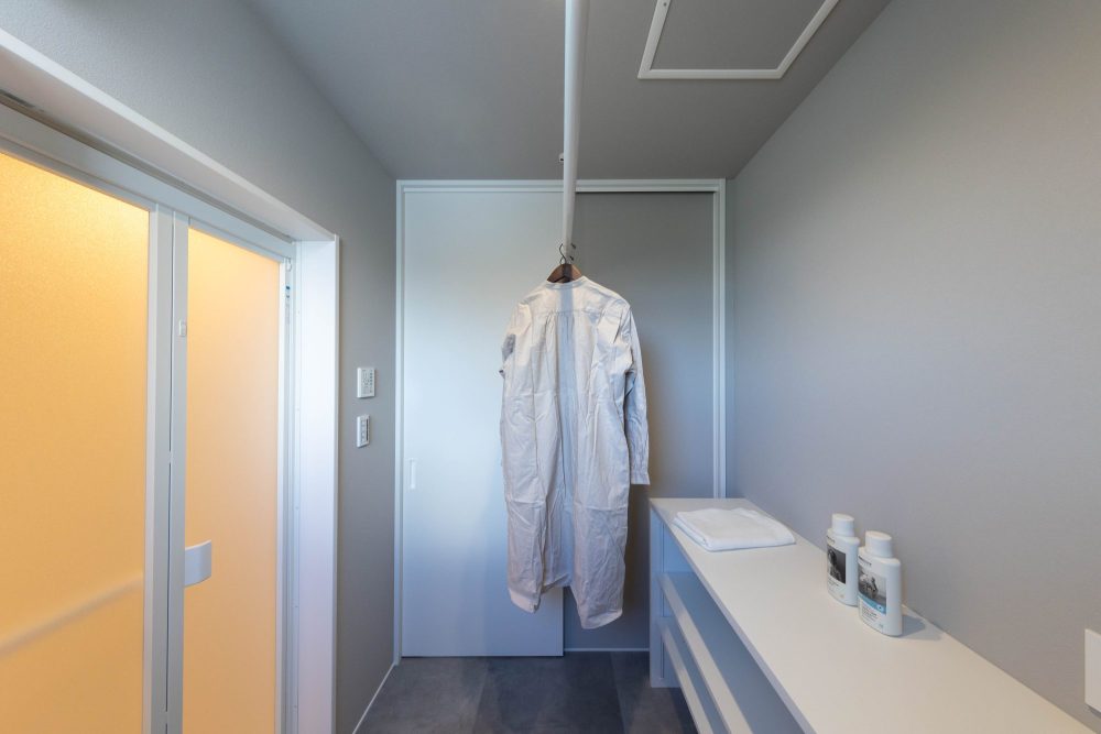 ハウスクラフトが建てる分譲住宅２階リビングのお家ランドリースペース