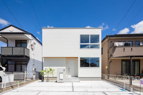 ハウスクラフトが建てる分譲住宅キューブ型の２階リビングの家