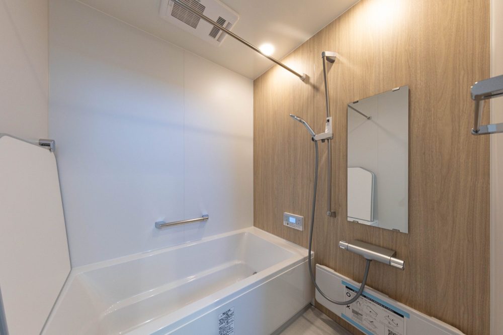 津市久居野村町の分譲住宅 浴室写真