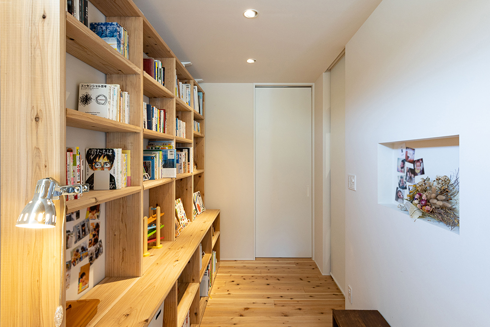 ハウスクラフトが建てるナチュラルな雰囲気の平屋の本棚