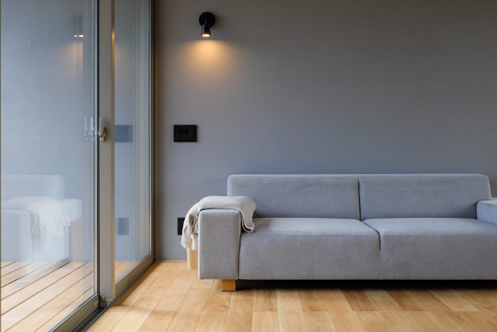 鈴鹿市モデルハウスの塗り壁と無垢床がつくる上質な空間