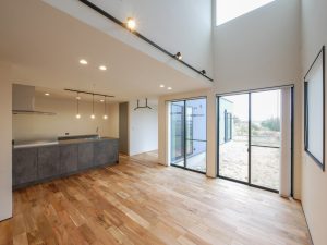 三重県の工務店ハウスクラフトの建てる注文住宅完全分離の2世帯住宅吹き抜けLDK