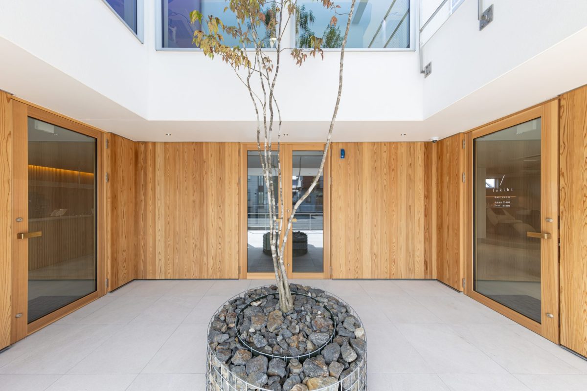 四日市市に新しくオープンしたハウスクラフトの四日市スタジオの玄関ホール