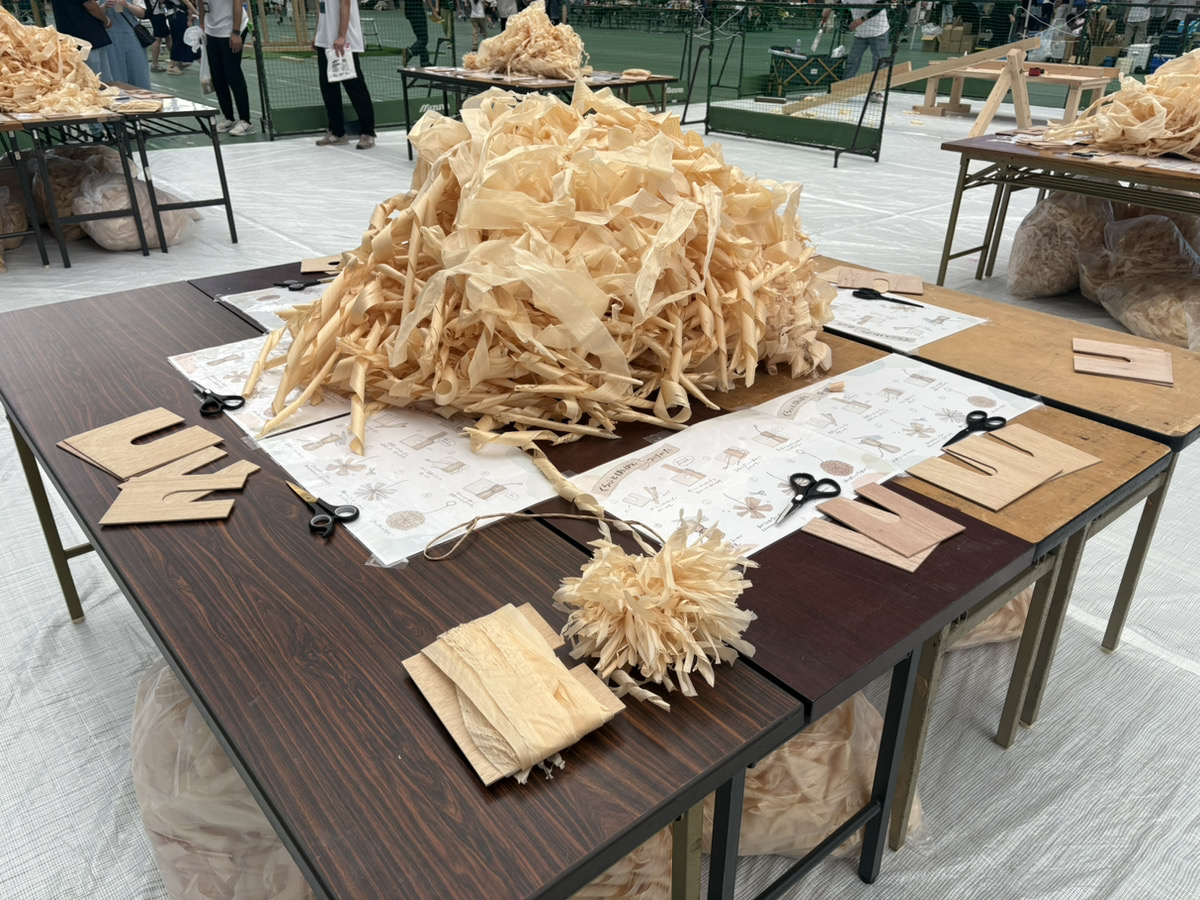 かんなくずでぽんぽんづくり｜ハウスクラフトお客様感謝祭