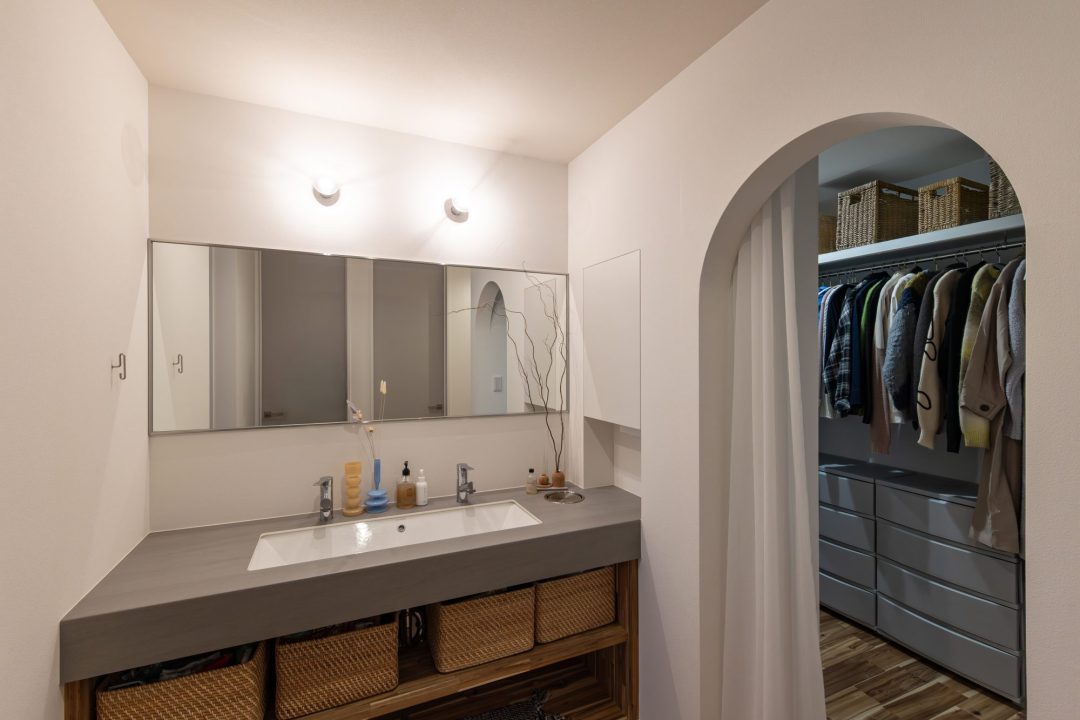 並んで使えるダブル洗面とファミリークローゼット