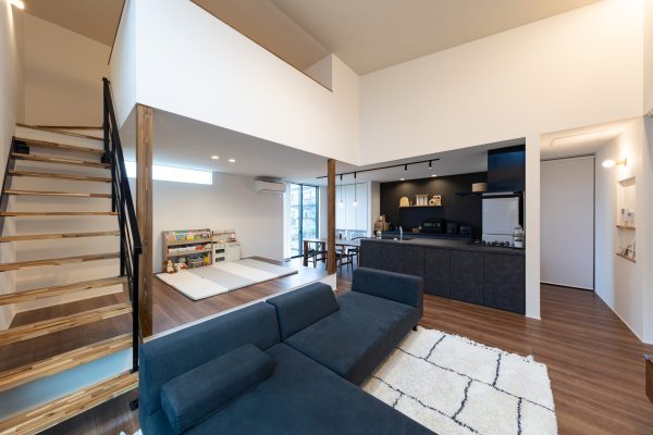 広々LDK!吹き抜け×ロフトのある平屋