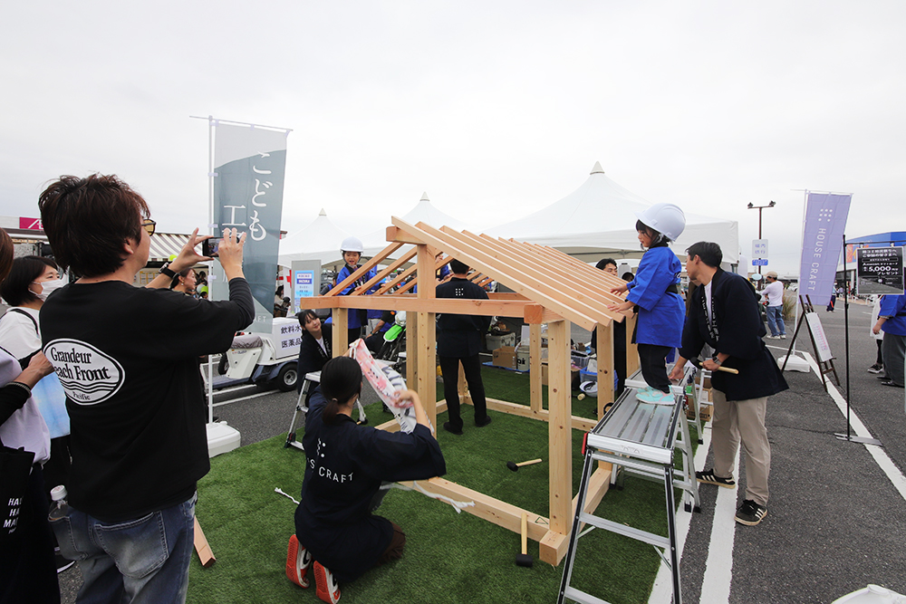 ハウスクラフトが実施するこども工務店の様子